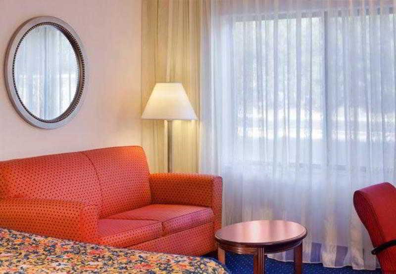 Best Western Plus Elgin - Chicago West Dundee الغرفة الصورة